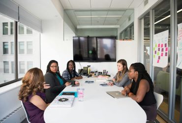 pexels-divinetechygirl-1181611